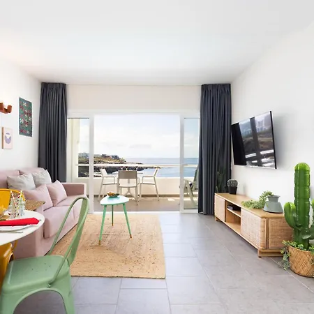 Relax And Enjoy The Sea Apartment *